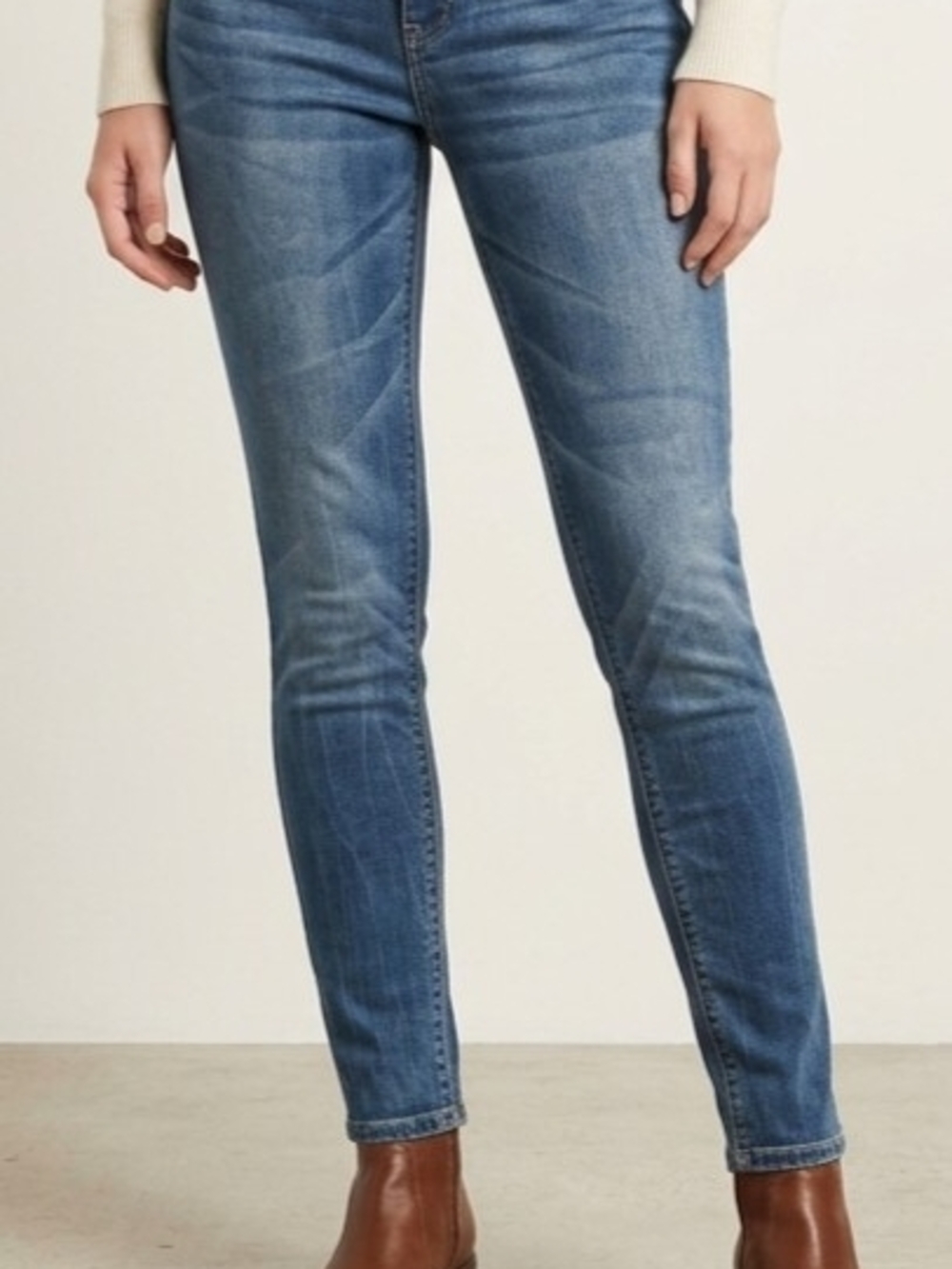 MAX JEANS Women's Medium Wash Skinny Jeans